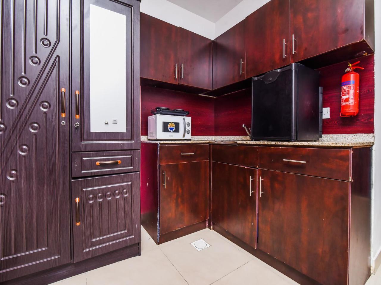 Oyo 138 Empire Hotel Apartments دبي المظهر الخارجي الصورة